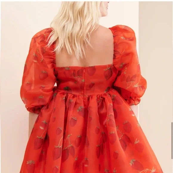 Selkie Strawberry Puff Dress - Picture 8 of 8